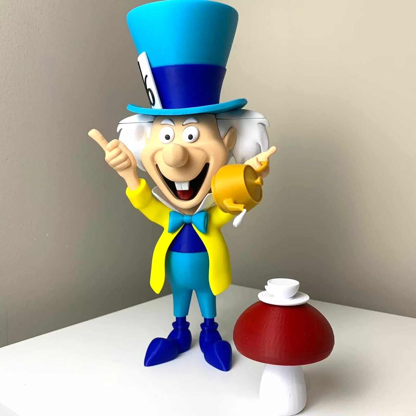 Alice In Wonderland Mad Hatter Figure